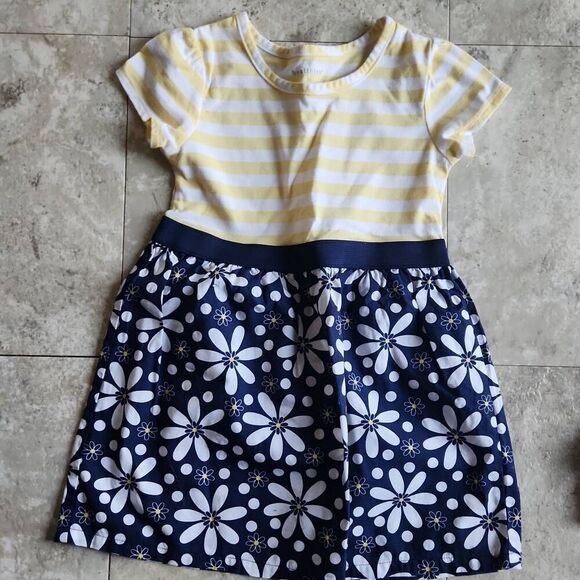 Healthtex, Size 3 toddler dresses - Picture 4 of 5